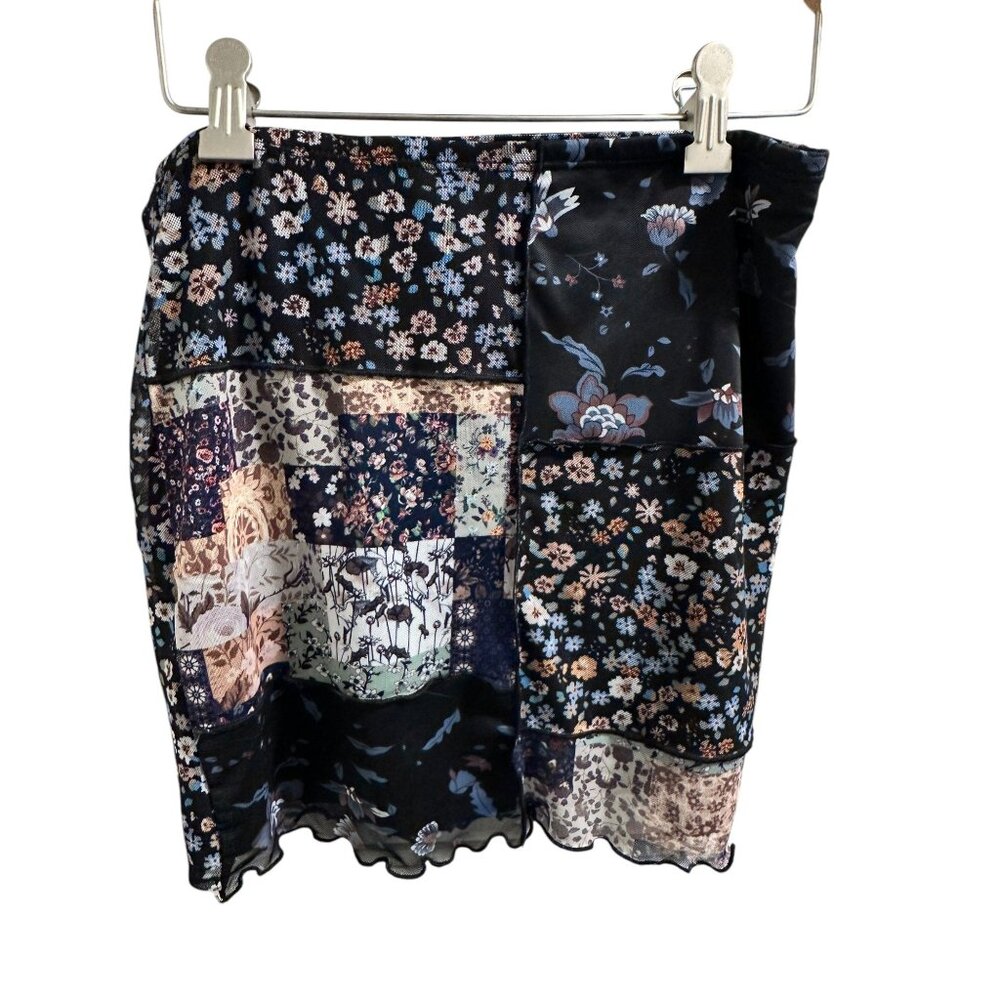 👗 2/$30 👗 Vintage-Inspired Floral Patchwork Mini-Skirt Womens S
